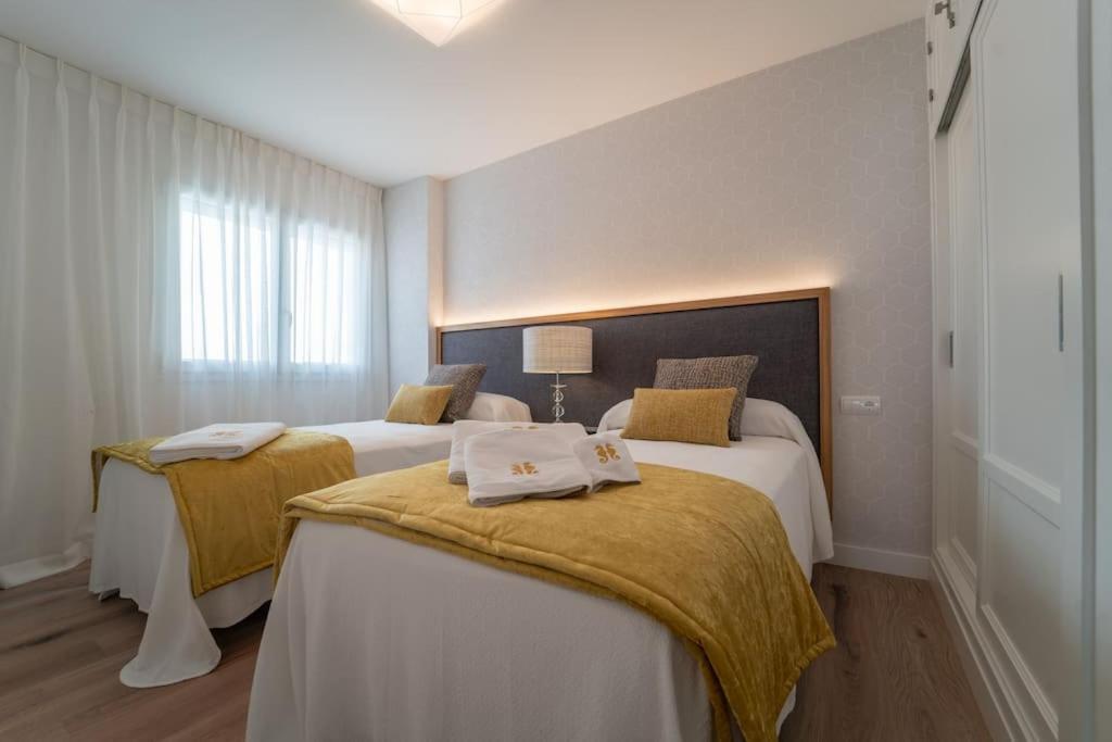 Coqueto Primera Linea De Mar Apartamento Estepona
