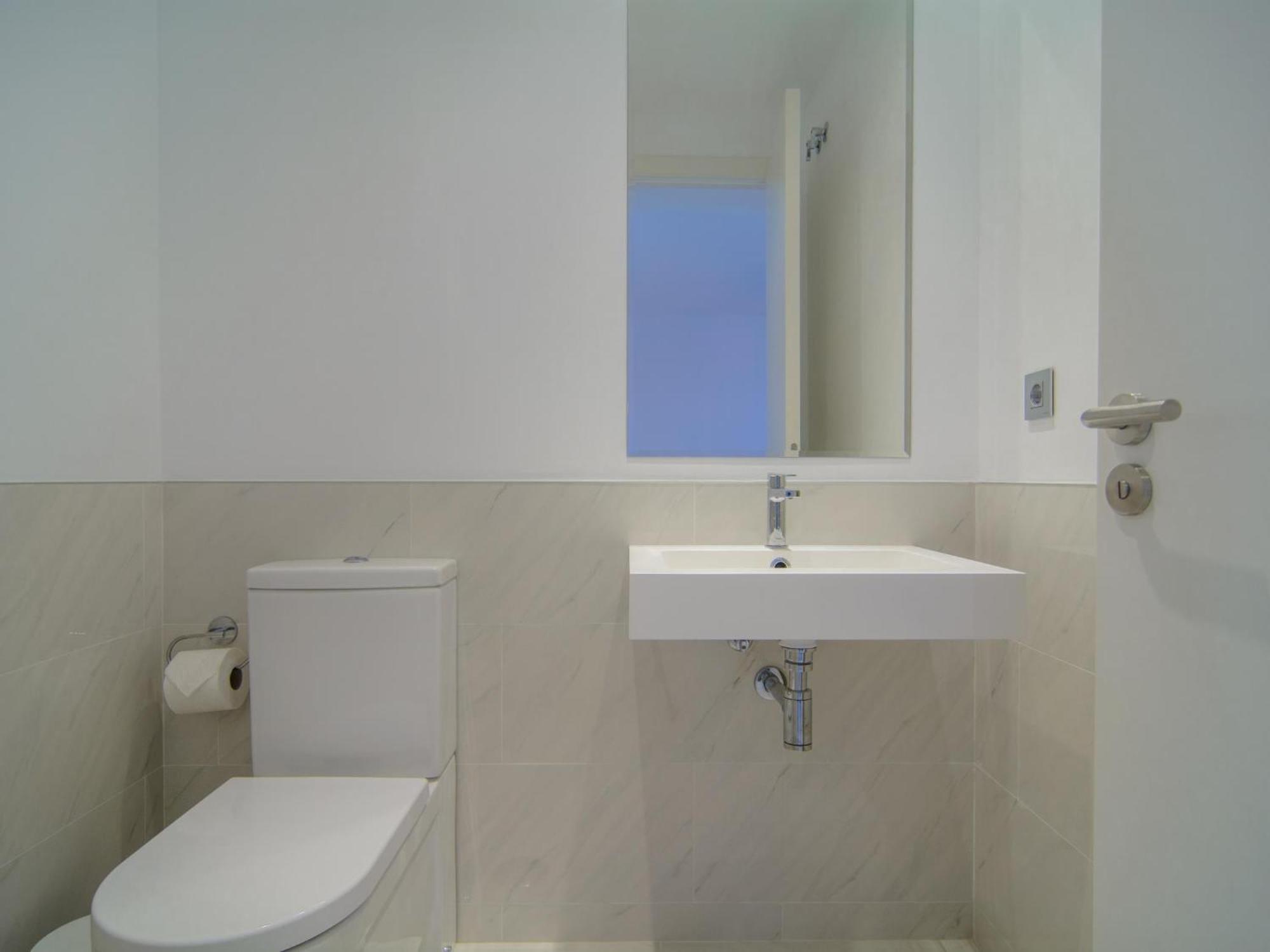 Apartment Brand New In Belaire, Pools, Garden *
