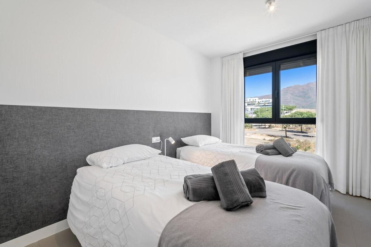 With Sea View And Gym Apartment Estepona