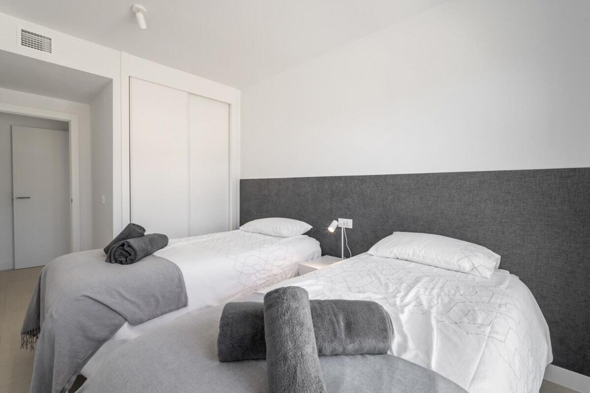 Apartment With Sea View And Gym