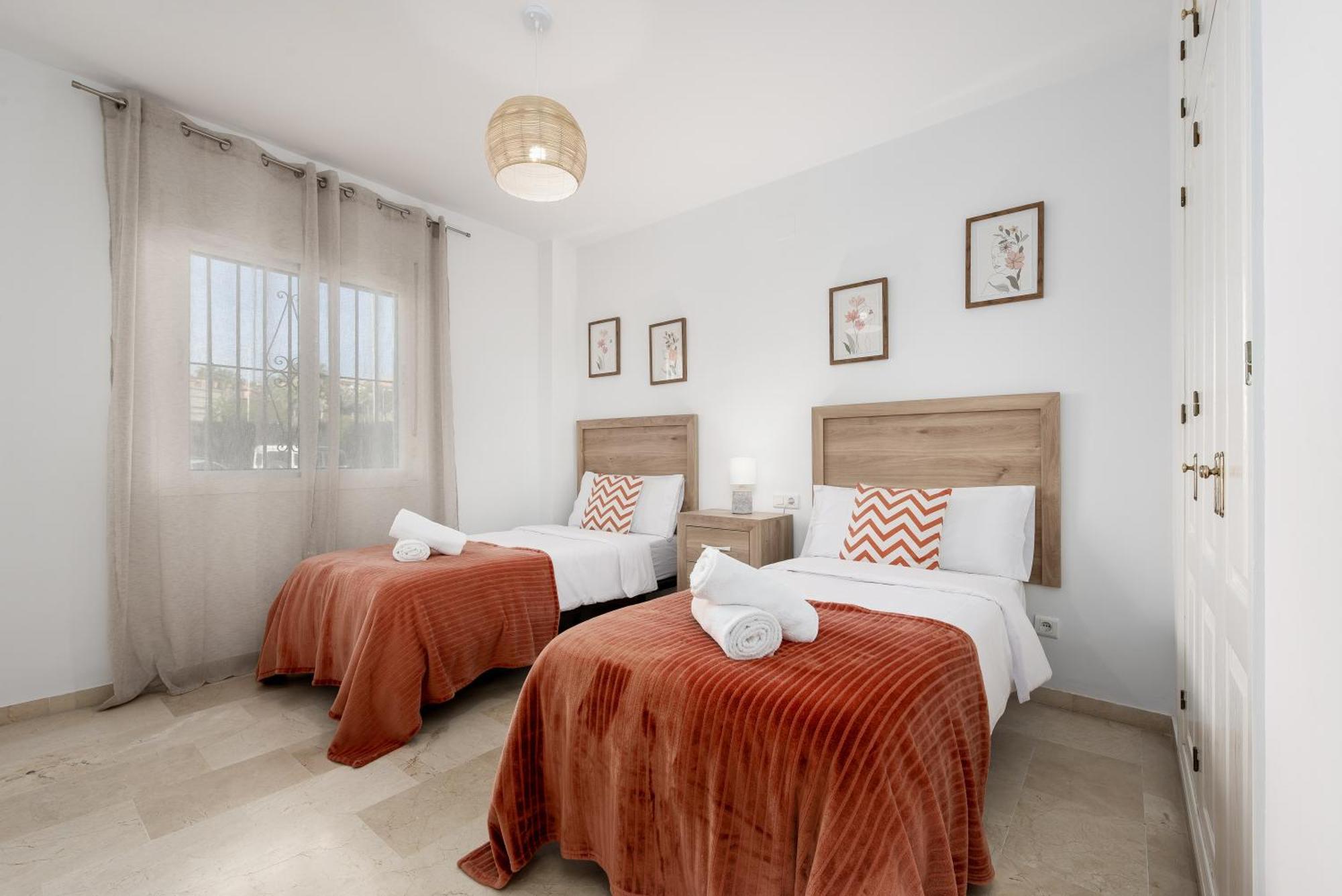 Right On The - 4br Seaview * Estepona