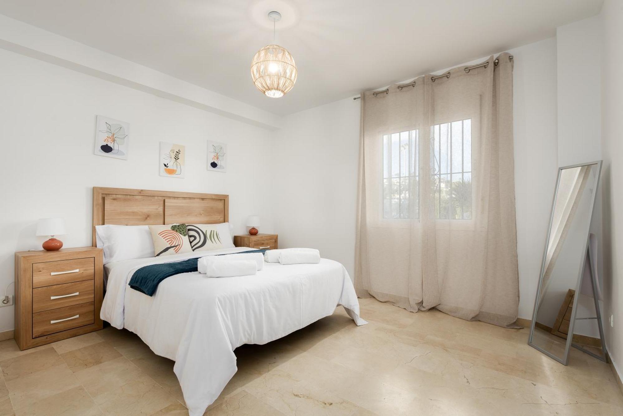 Apartment Right On The - 4br Seaview