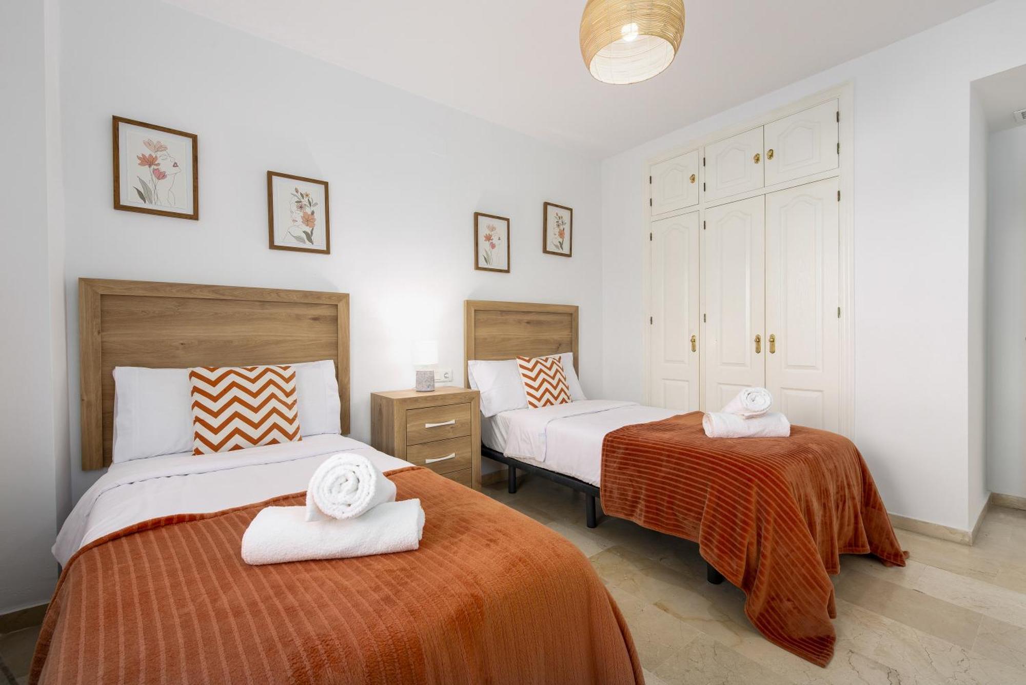 Right On The - 4br Seaview Apartment