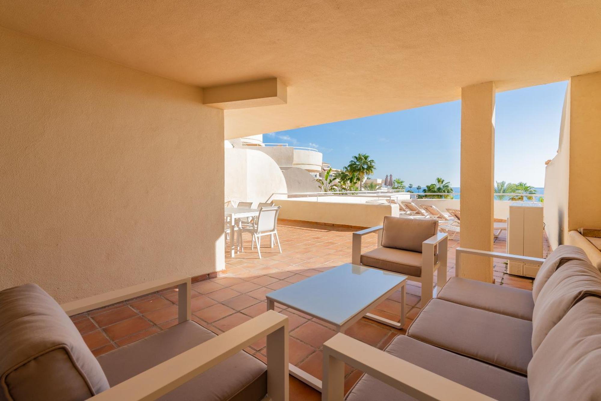 Right On The - 4br Seaview Apartment *