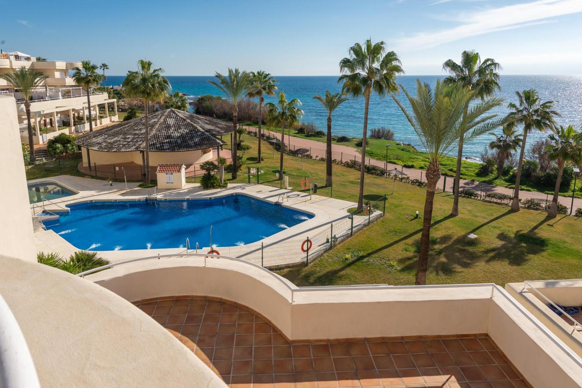 Right On The - 4br Seaview *