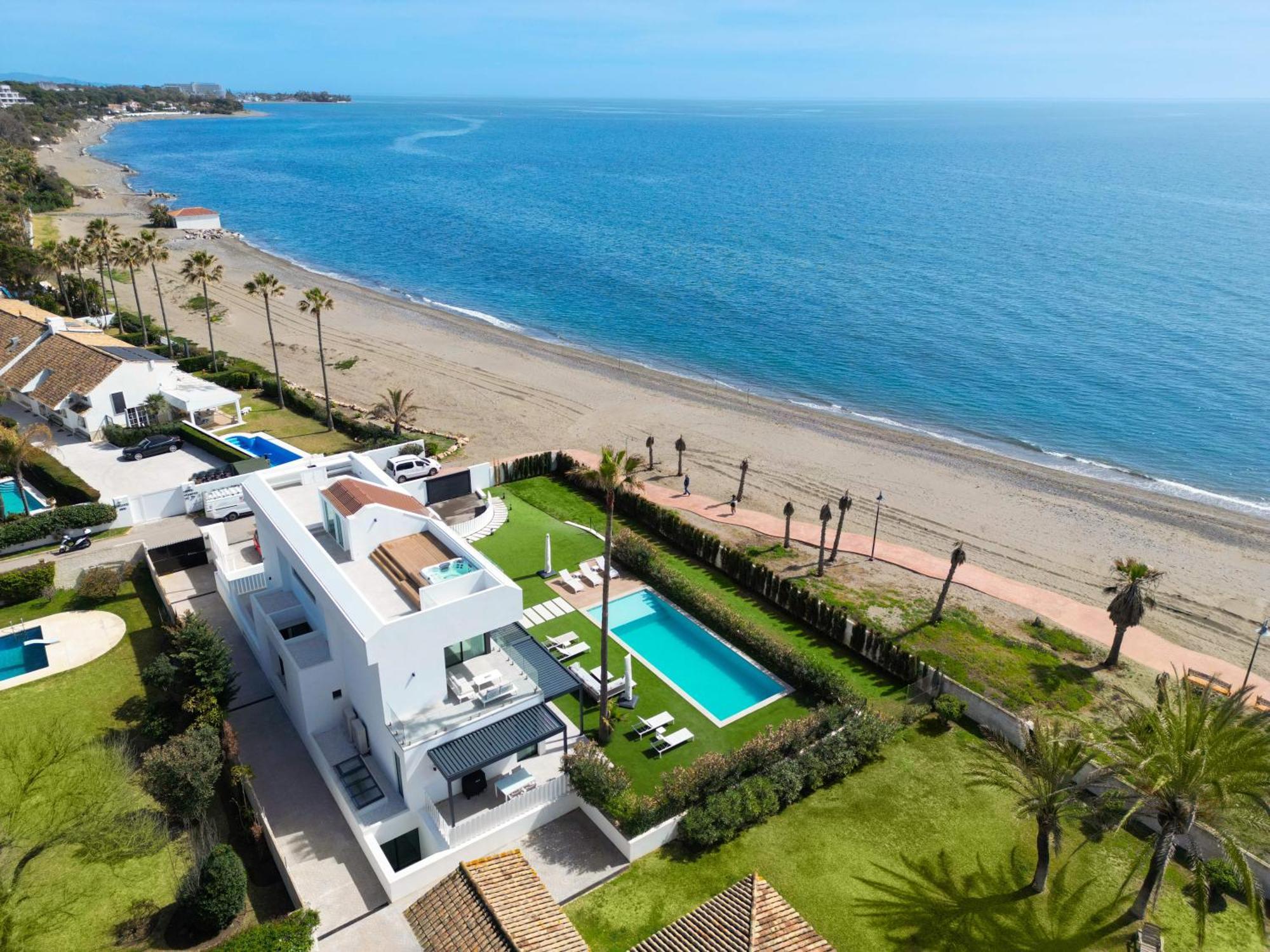 Pousada Vacation Marbella I Imare Waterfront, Beachfront Villa, Rooftop Jacuzzi, Indoor