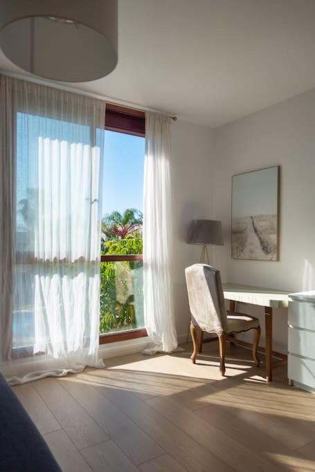 Apartment Stunning 2 Bd Townhouse By Hostlovers Estepona