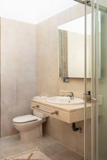 Stunning 2 Bd Townhouse By Hostlovers Estepona