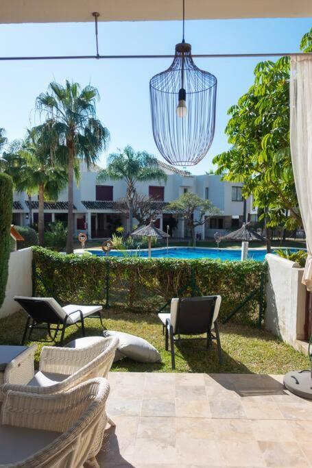Apartment Stunning 2 Bd Townhouse By Hostlovers Estepona