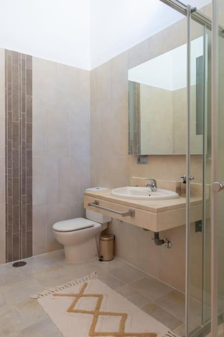 Stunning 2 Bd Townhouse By Hostlovers Apartment Estepona