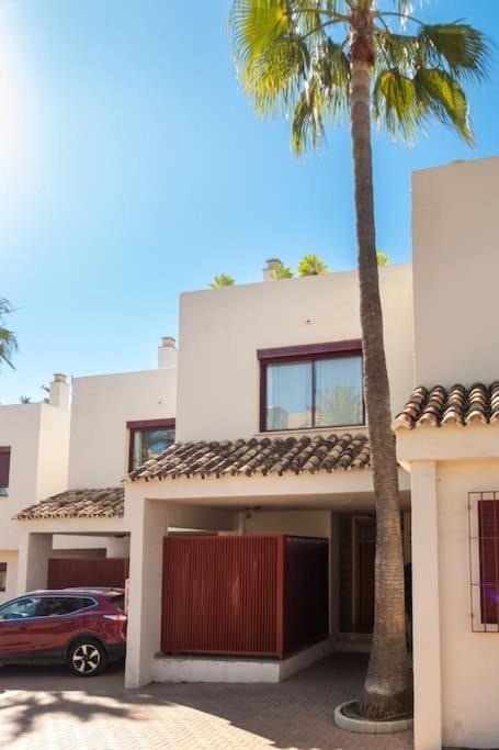 Apartment Stunning 2 Bd Townhouse By Hostlovers