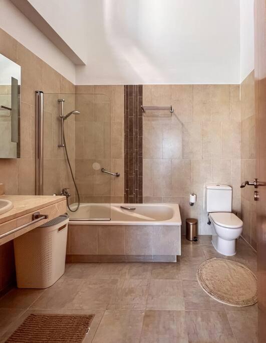 Stunning 2 Bd Townhouse By Hostlovers Apartment