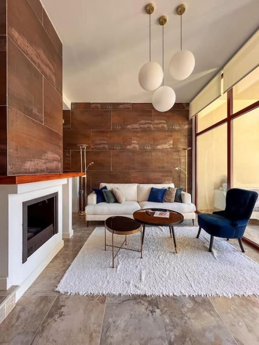 Stunning 2 Bd Townhouse By Hostlovers