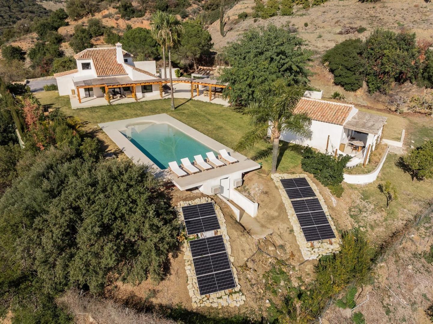 Jasmine - Pool, Sauna, Garden & Sea View Pousada Estepona
