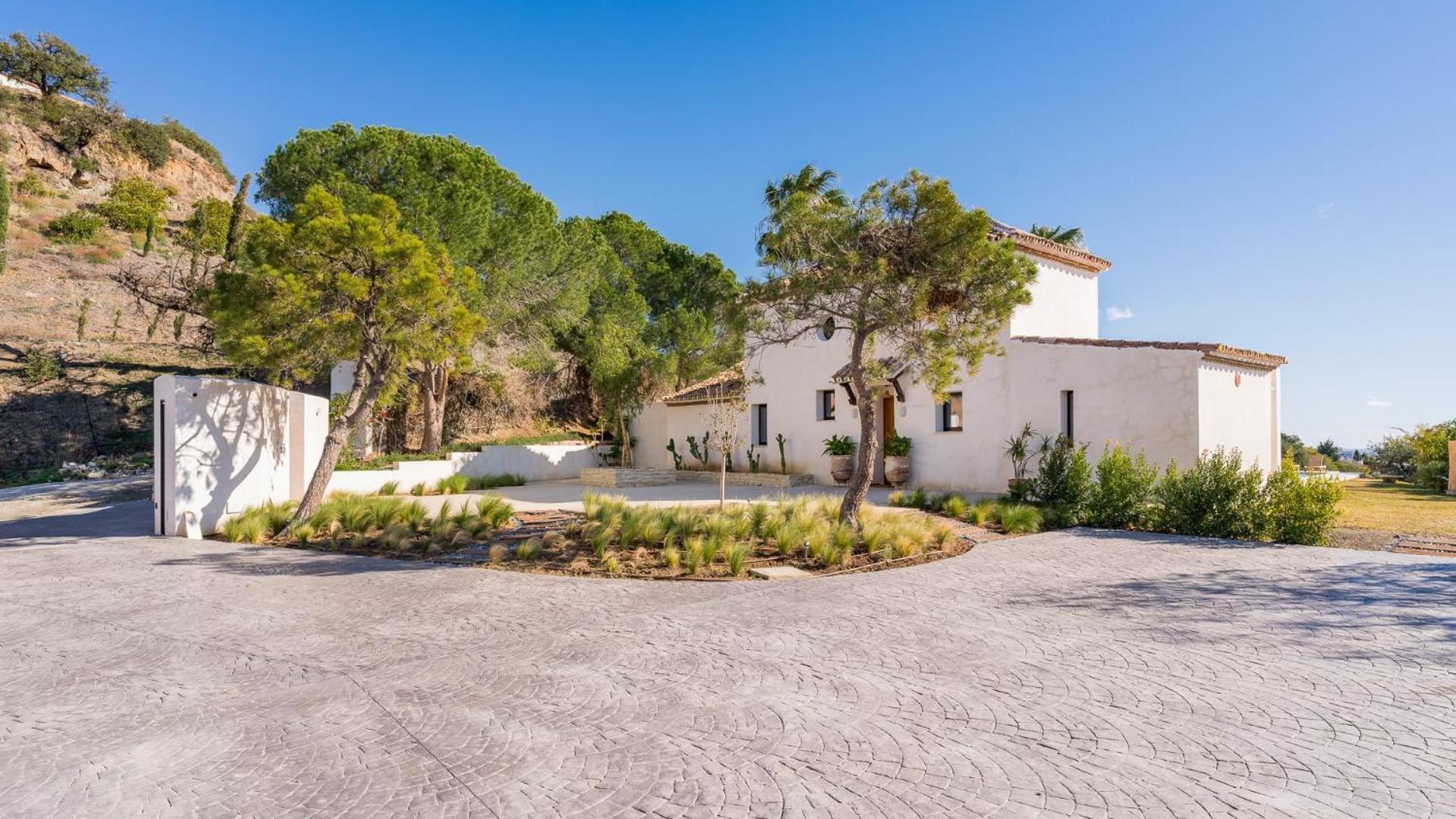 Jasmine - Pool, Sauna, Garden & Sea View *