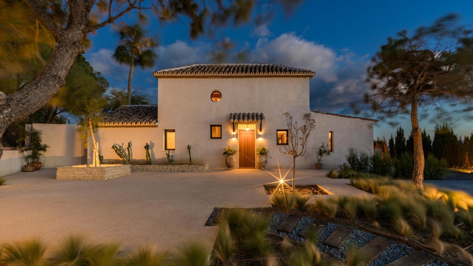 Jasmine - Pool, Sauna, Garden & Sea View Estepona