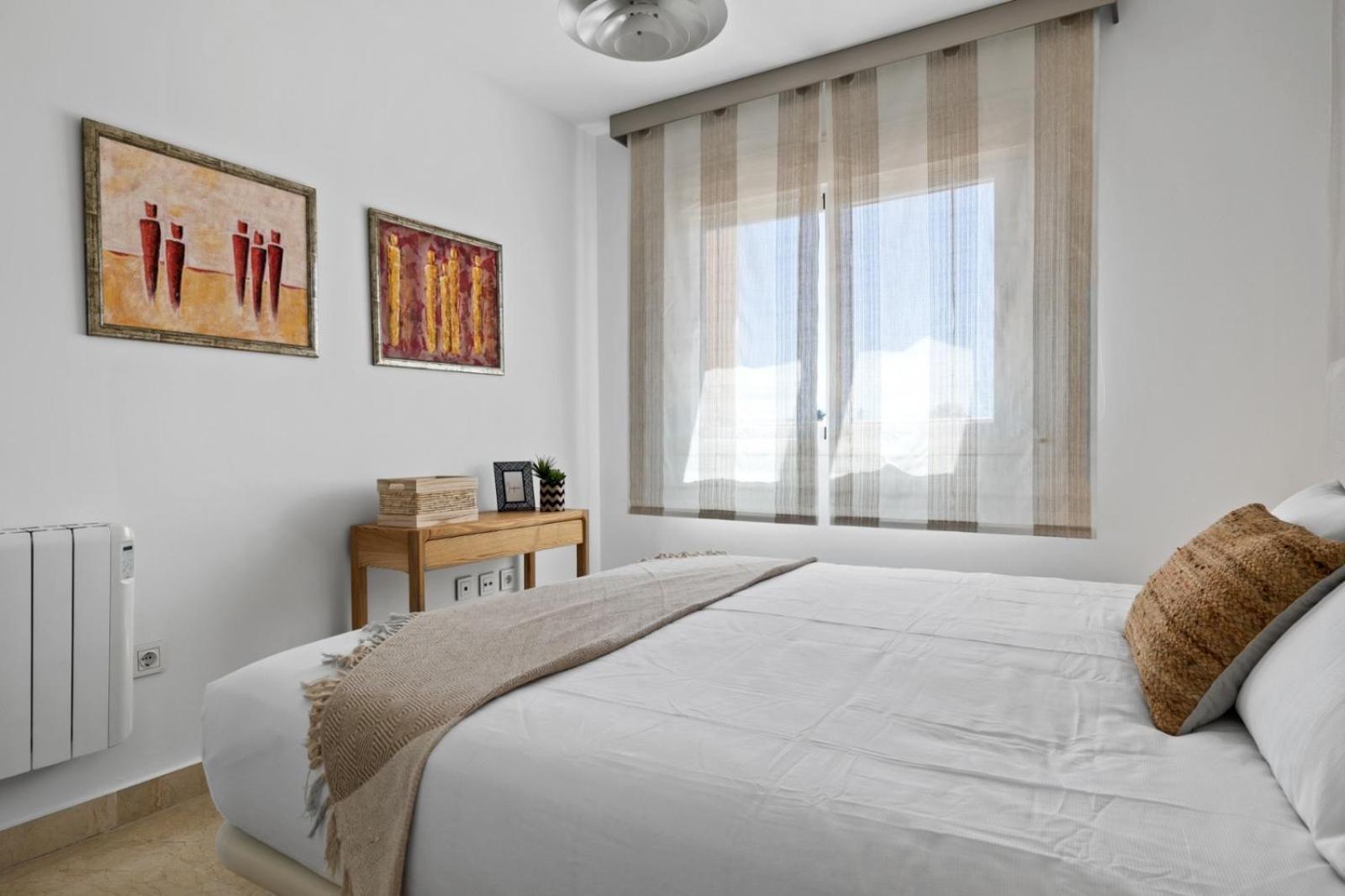 4 Penthouse Apartment *