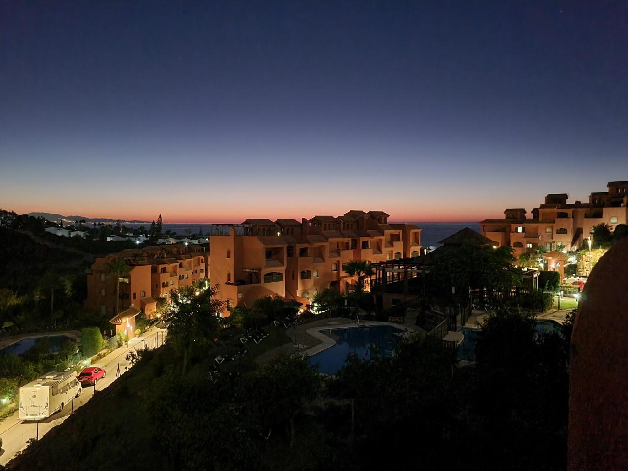 Apartment Sea View Penthouse With Hot Tub - Casa Bella Vista, Buenas Noches , Estepona