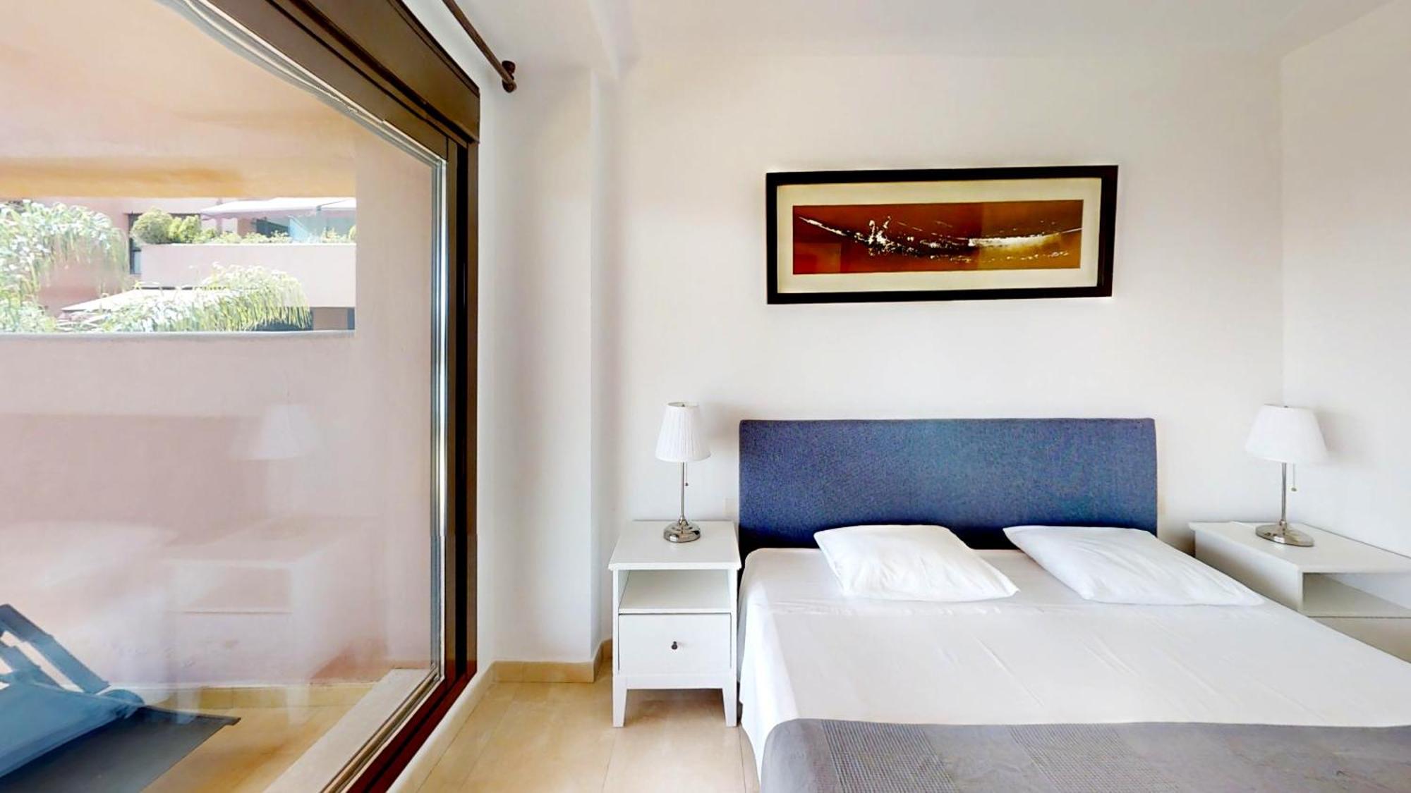 Beachside With Sea View Estepona
