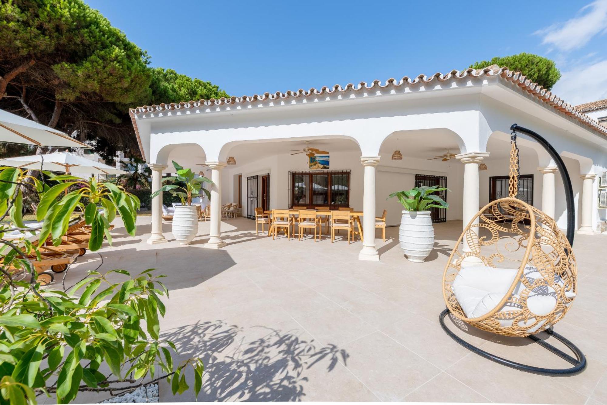 Luxurious Just 200m From The Beach! Estepona