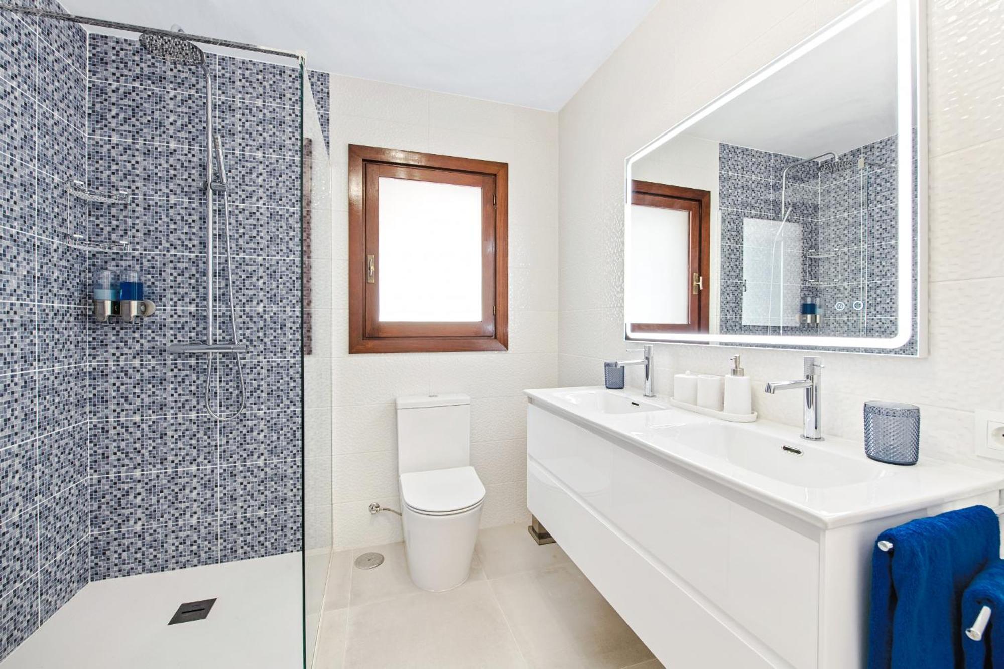 Holiday home Luxurious Just 200m From The Beach! *
