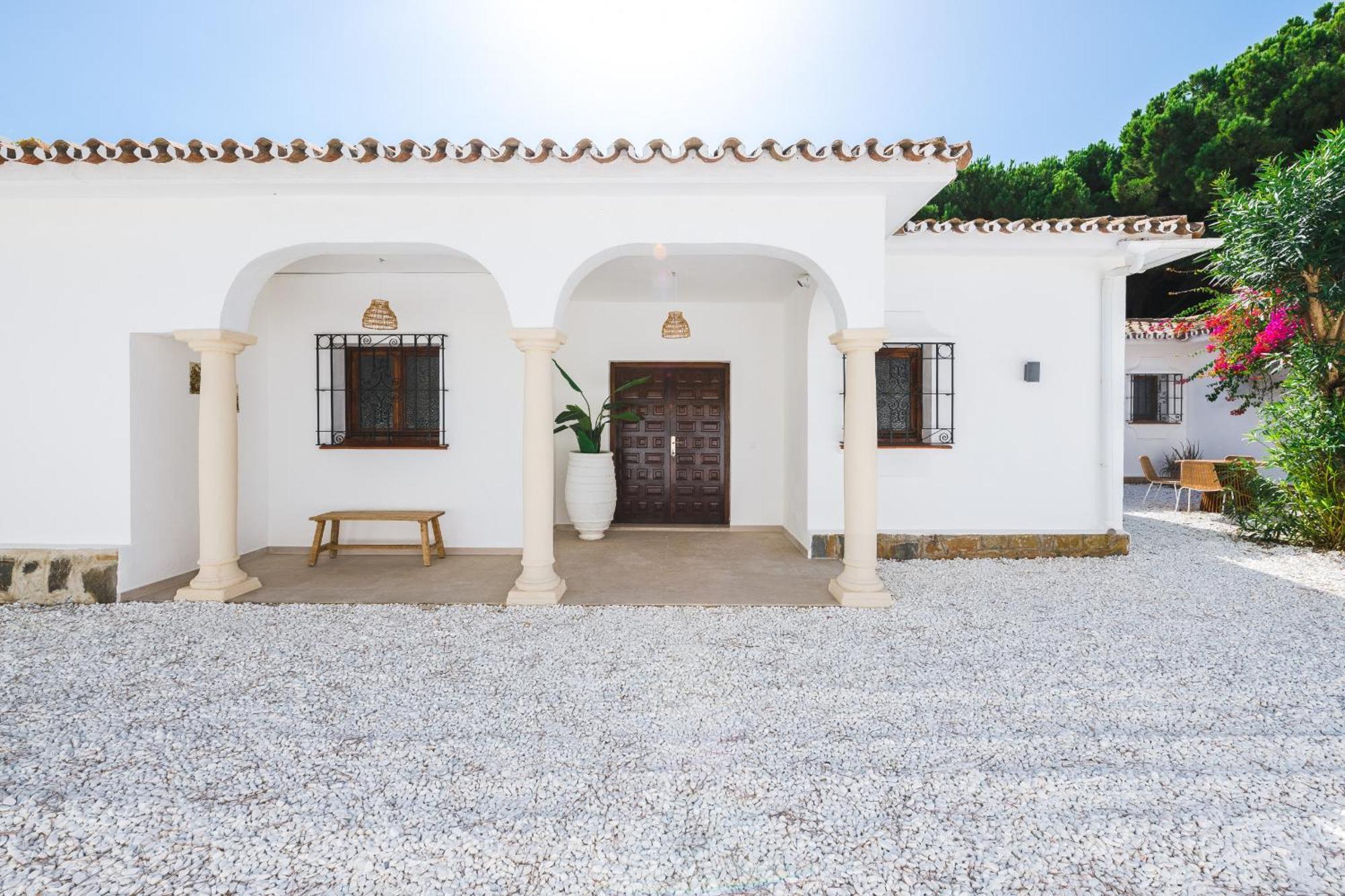Holiday home Luxurious Just 200m From The Beach!