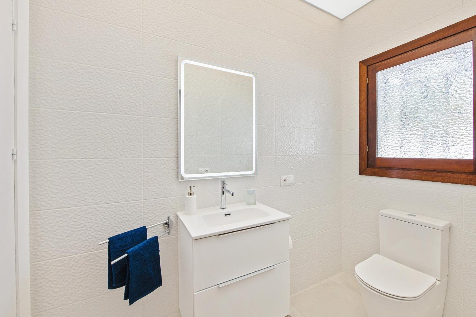 Luxurious Just 200m From The Beach! *