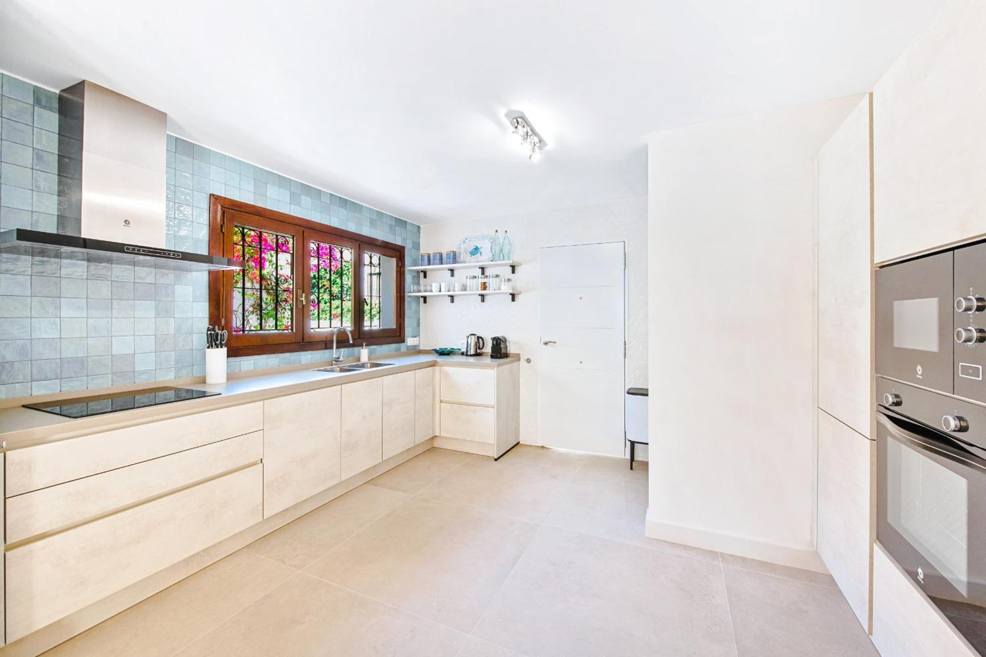 Holiday home Luxurious Just 200m From The Beach! *