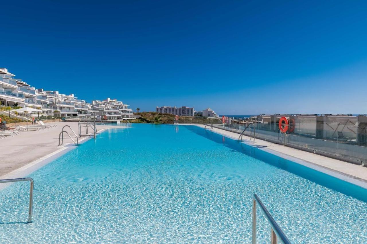 Oceana Views - Newly Built 3 Bedrooms - New Golden Mile Apartment *