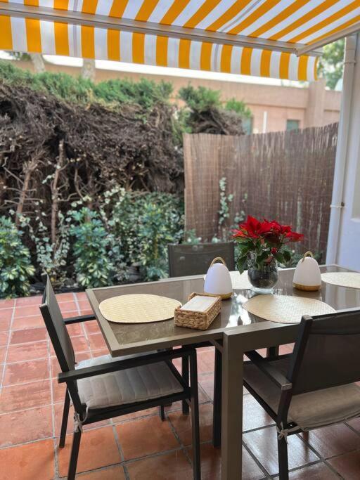 Alquiler Vacacional. Bajo Con Parrilla Y Piscina, Cerca De La Playa Y Puerto Banus * Estepona