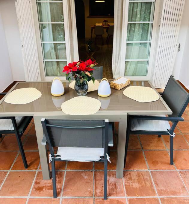 Apartment Alquiler Vacacional. Bajo Con Parrilla Y Piscina, Cerca De La Playa Y Puerto Banus