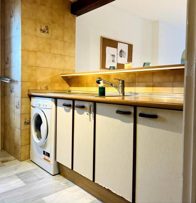 Apartment Alquiler Vacacional. Bajo Con Parrilla Y Piscina, Cerca De La Playa Y Puerto Banus Estepona