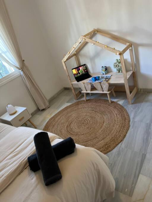 Alquiler Vacacional. Bajo Con Parrilla Y Piscina, Cerca De La Playa Y Puerto Banus * Estepona