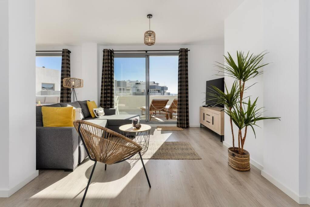 The Sunny Penthouse Apartment *