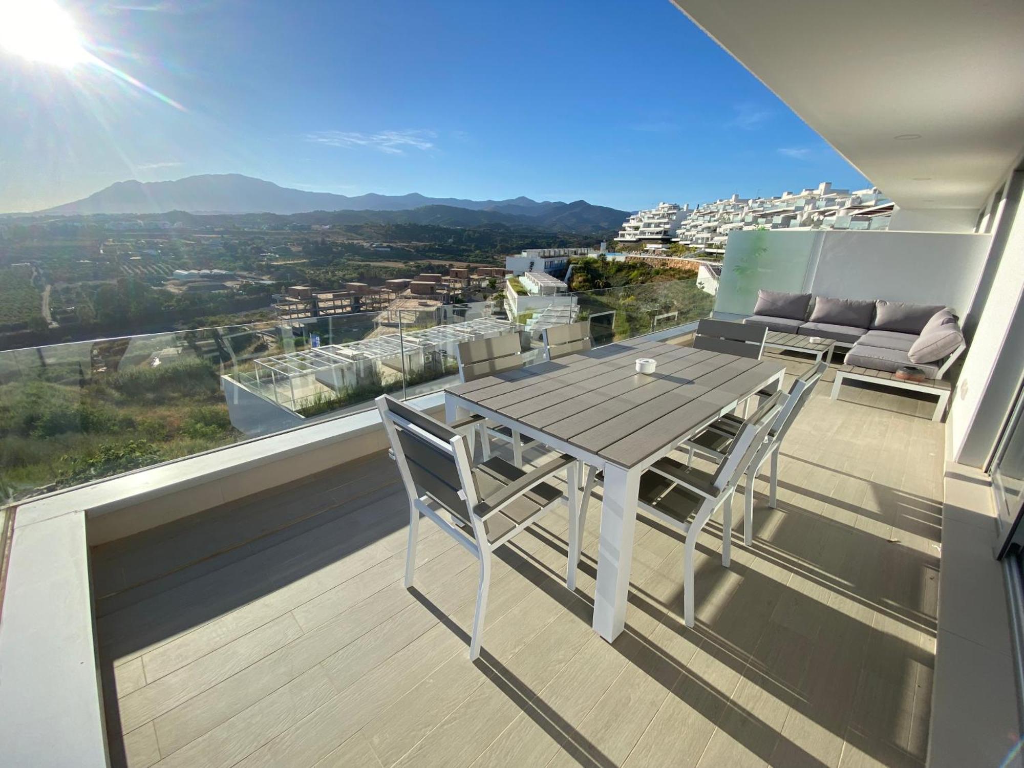 Oceana Views - Newly Built 3 Bedrooms - New Golden Mile Apartment