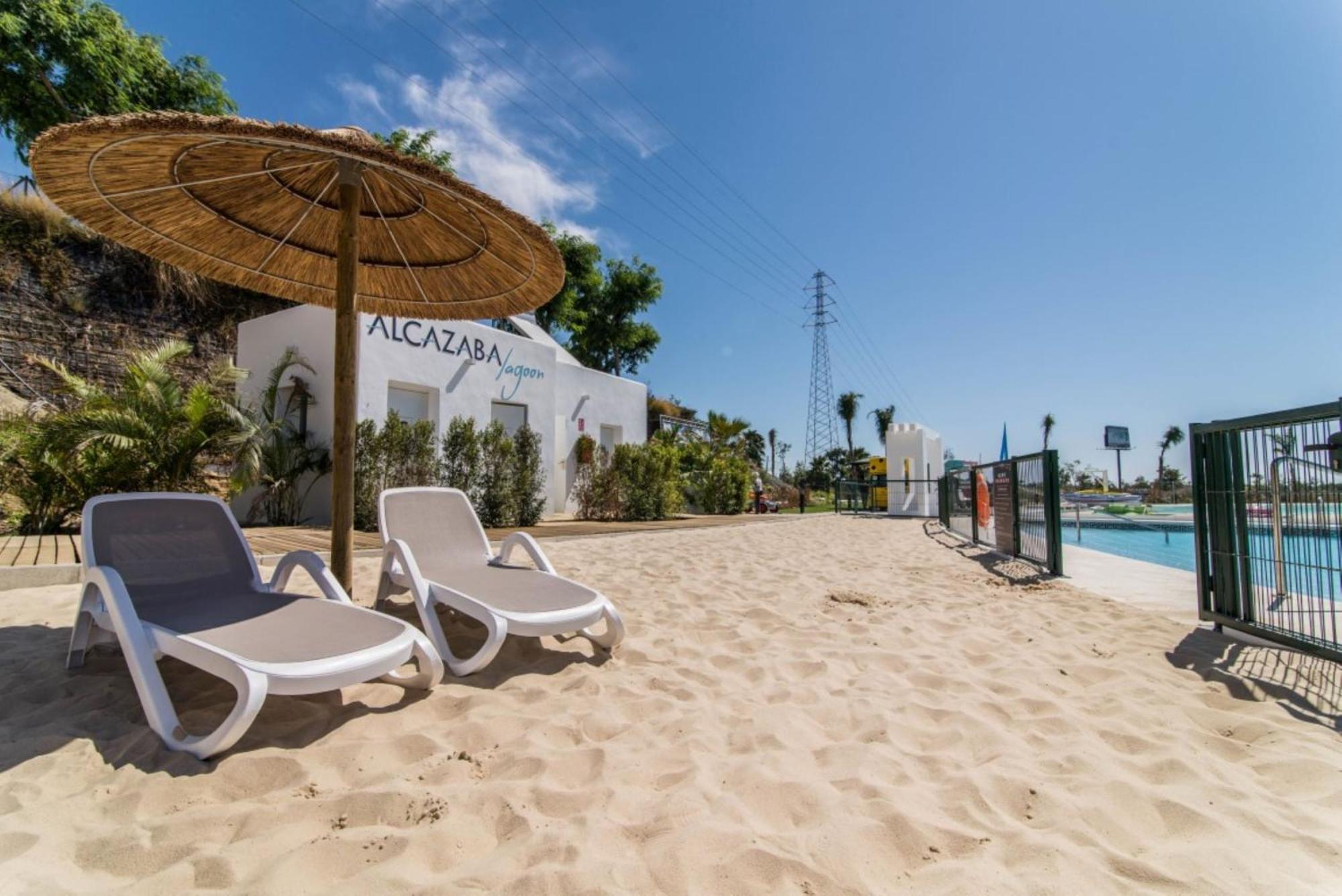 Al-1713 - - Alcazaba Lagoon * Estepona