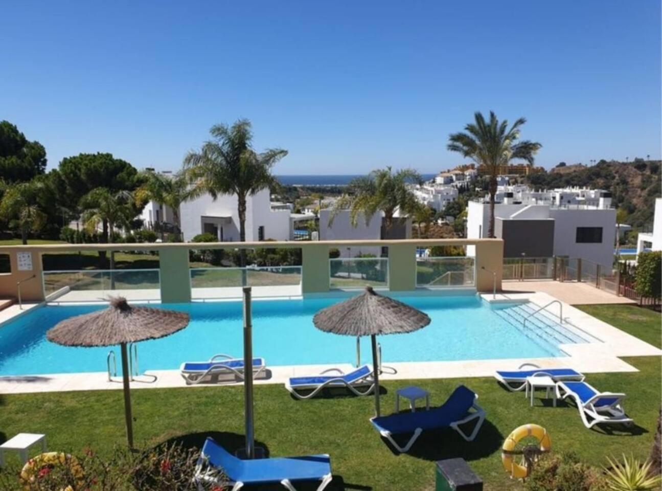 Apartmentsleeps4-golfclub-freeparking-bbq-pool-ac Apartment *