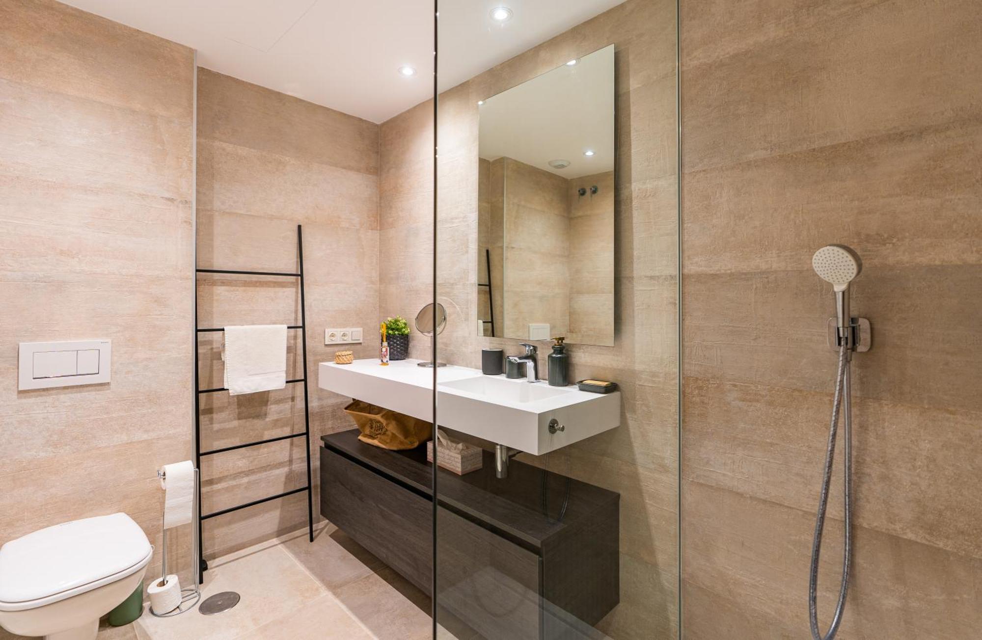 Al-1713 - - Alcazaba Lagoon Apartment Estepona
