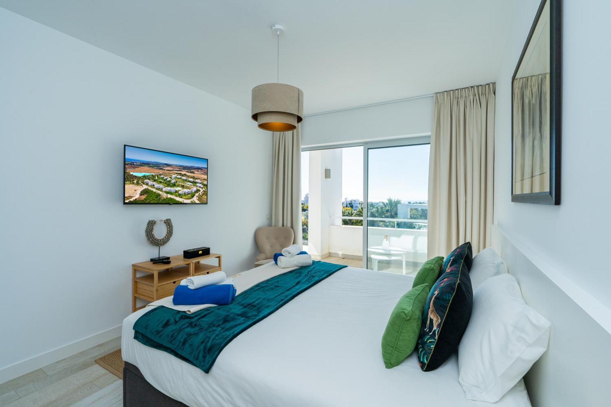 Al-1713 - - Alcazaba Lagoon Apartment *