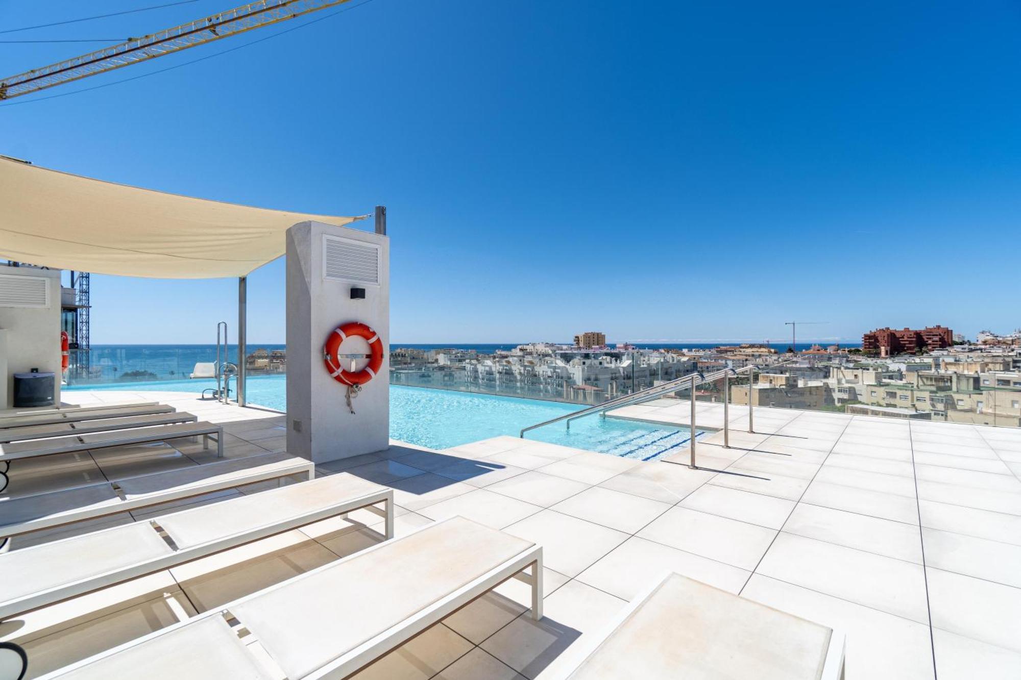 Modern In Ref M39 Apartment Estepona