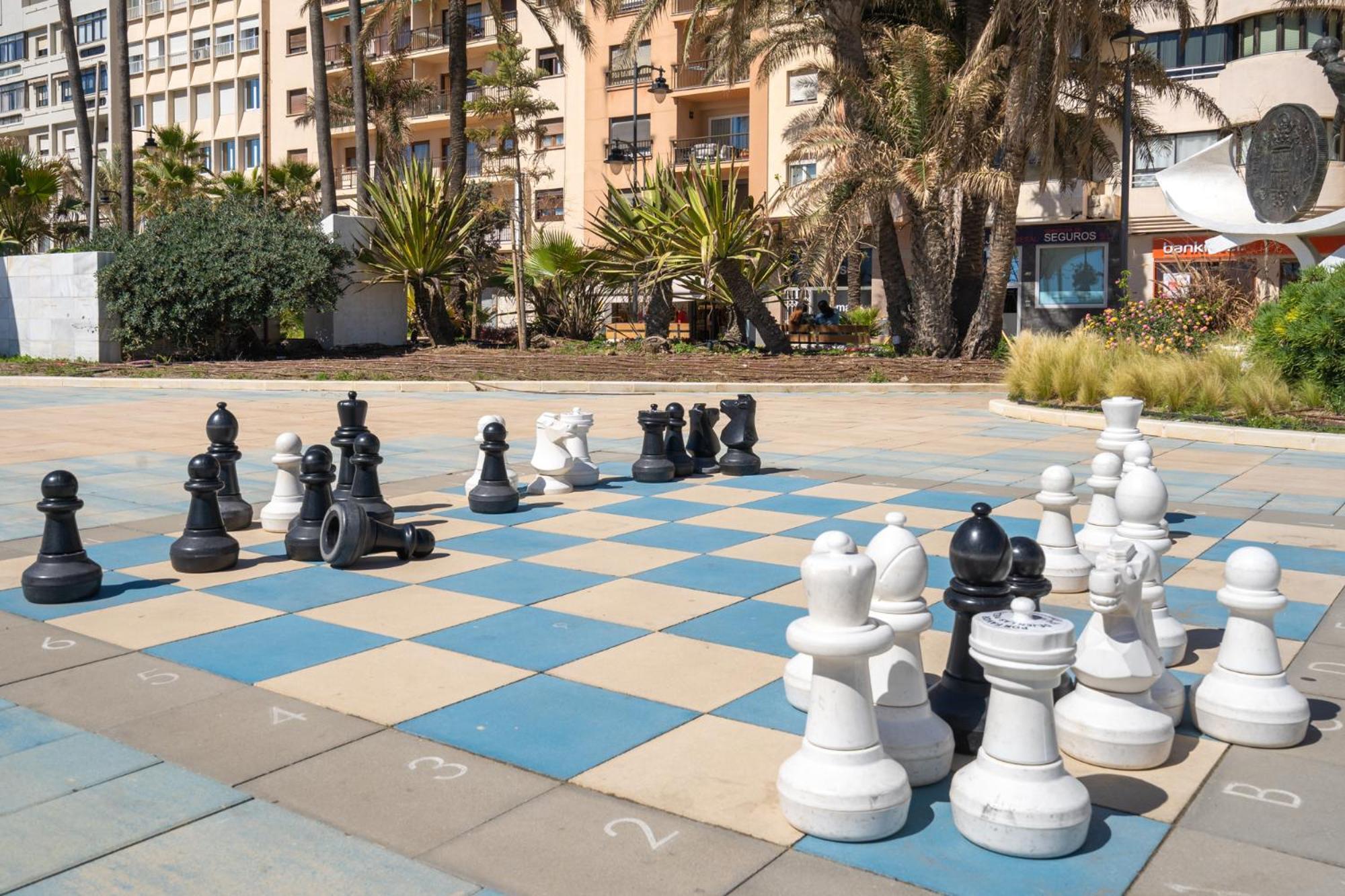 25 Mesas Big Terrace With Indoor & Outdoor Pool & Gym