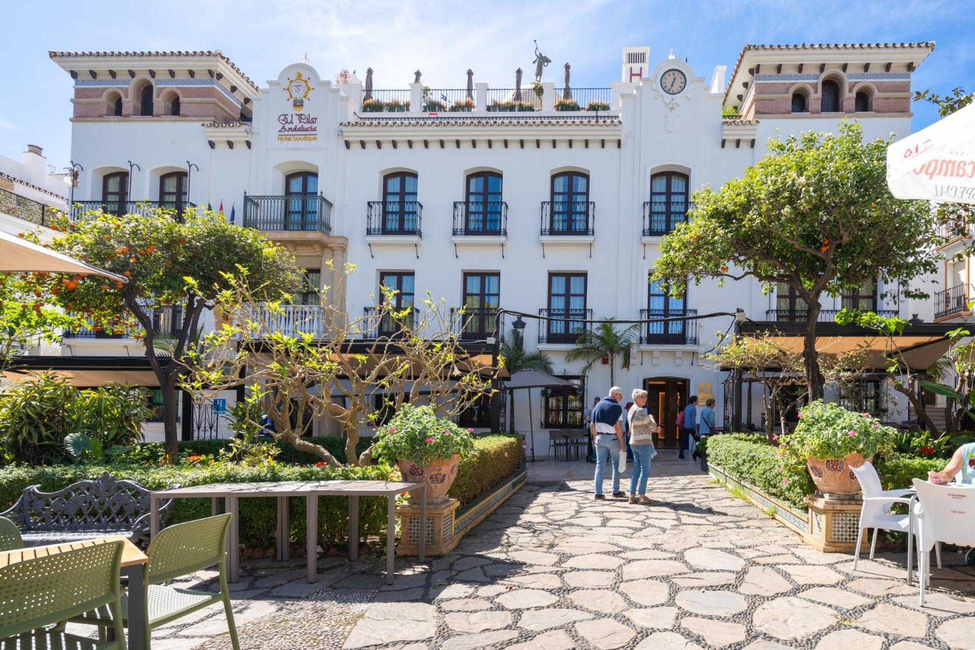 25 Mesas Big Terrace With Indoor & Outdoor Pool & Gym