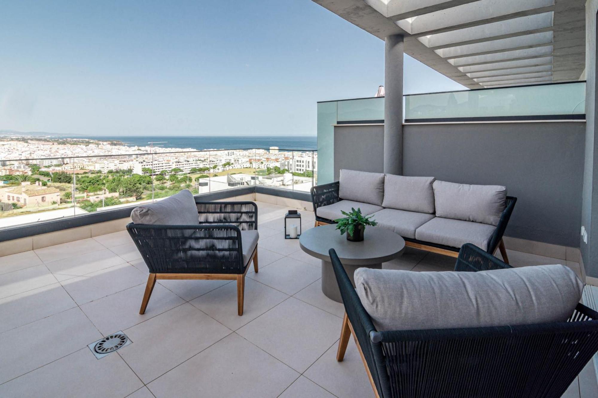 Lme9f1- Penthouse Amazing Views, Families Only