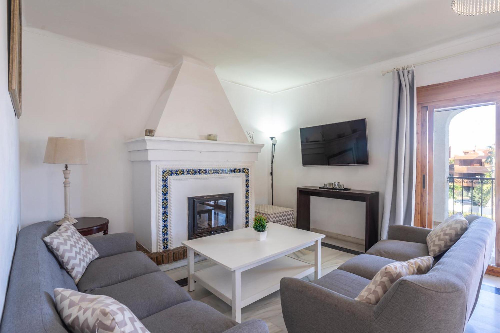 Villa Beautiful 5 Bedroom Villa, Sea Views, Private Pool, Newly Refurbished
