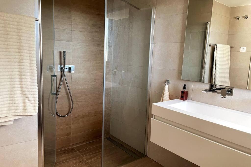 Modern Luxury Penthouse, 15 Minutes Marbella * Estepona