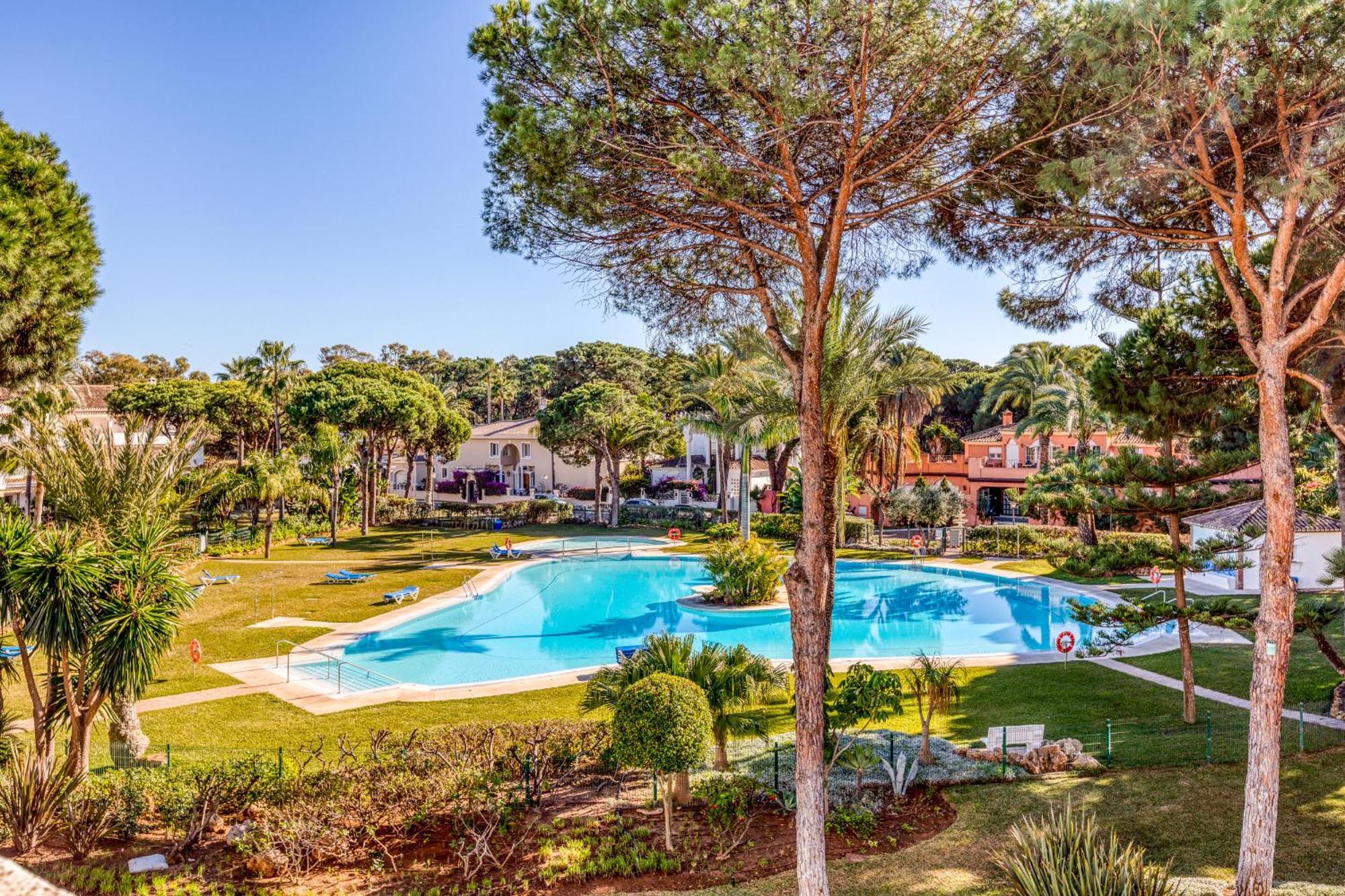 Life El Presidente Penthouse Pool View * Estepona