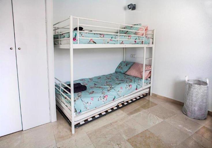 Estepona Marina, Modern Apartment, Sea Views, Balcony, Sleeps 6, Family Friendly