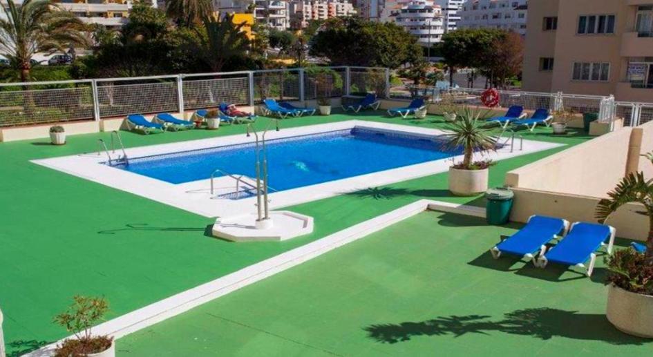 Estepona Marina, Modern Apartment, Sea Views, Balcony, Sleeps 6, Family Friendly Estepona