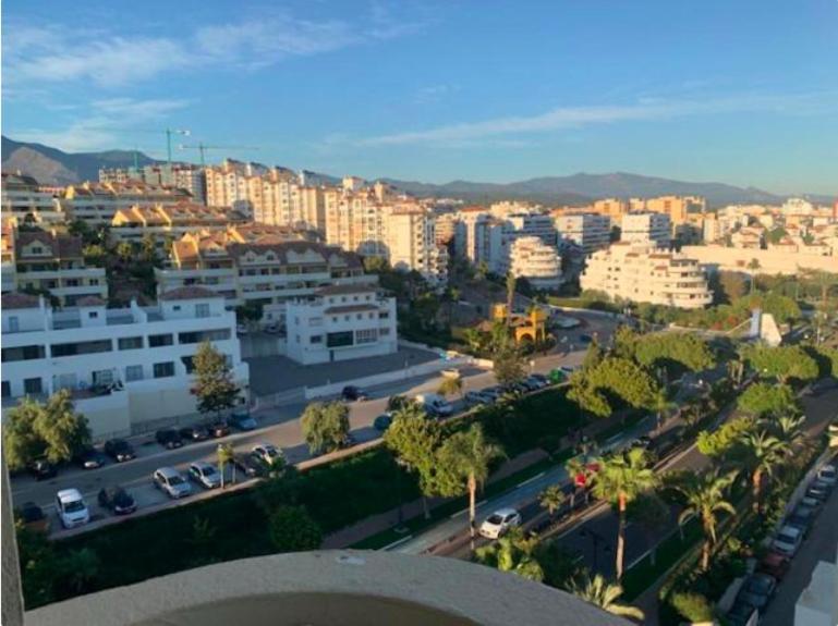 Estepona Marina, Modern Apartment, Sea Views, Balcony, Sleeps 6, Family Friendly Apartment *