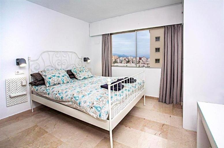Apartment Estepona Marina, Modern Apartment, Sea Views, Balcony, Sleeps 6, Family Friendly Estepona